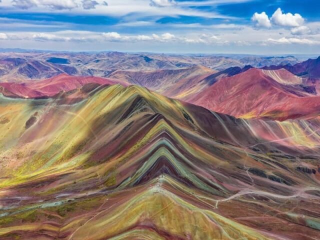 Rainbow Mountain Hike Peru – 1 Day Tour with Red Valley